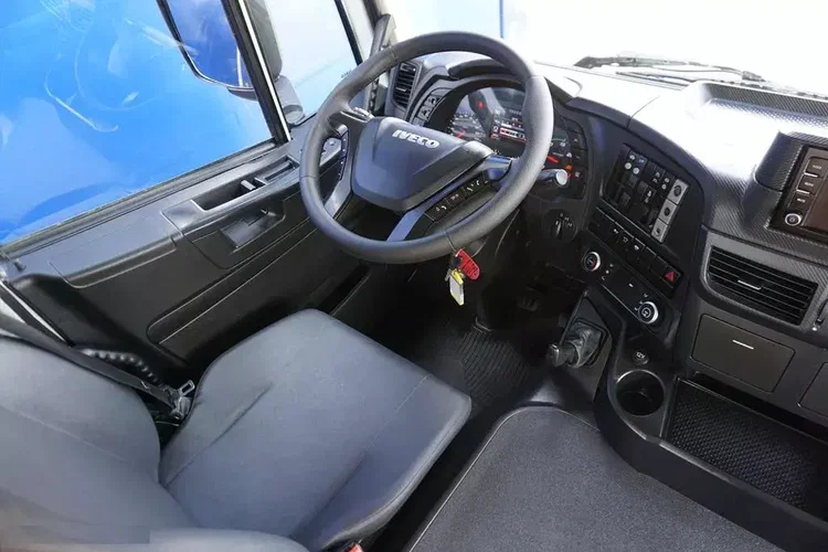 Iveco / TRAKKER / 480 / E 6 / WYWROTKA / 8 X 4 / HYDROBURTA / RETARDER zdjęcie 13