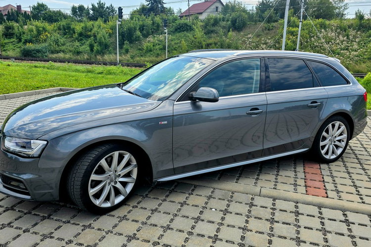 A4 Audi A4 Avant 3.0 TDI quattro S tronic S line Sportpaket zdjęcie 13