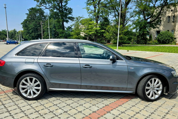 A4 Audi A4 Avant 3.0 TDI quattro S tronic S line Sportpaket zdjęcie 16