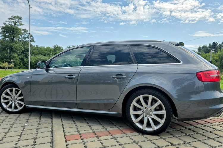 A4 Audi A4 Avant 3.0 TDI quattro S tronic S line Sportpaket zdjęcie 17