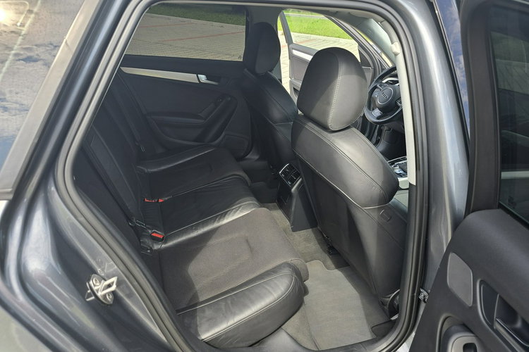 A4 Audi A4 Avant 3.0 TDI quattro S tronic S line Sportpaket zdjęcie 27