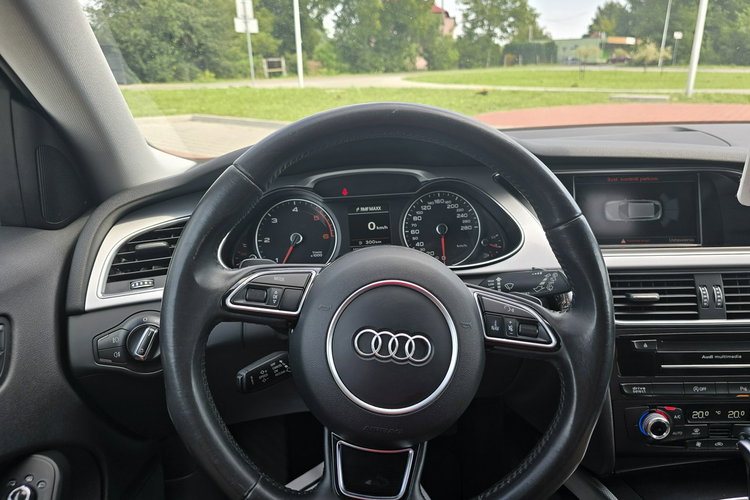 A4 Audi A4 Avant 3.0 TDI quattro S tronic S line Sportpaket zdjęcie 33