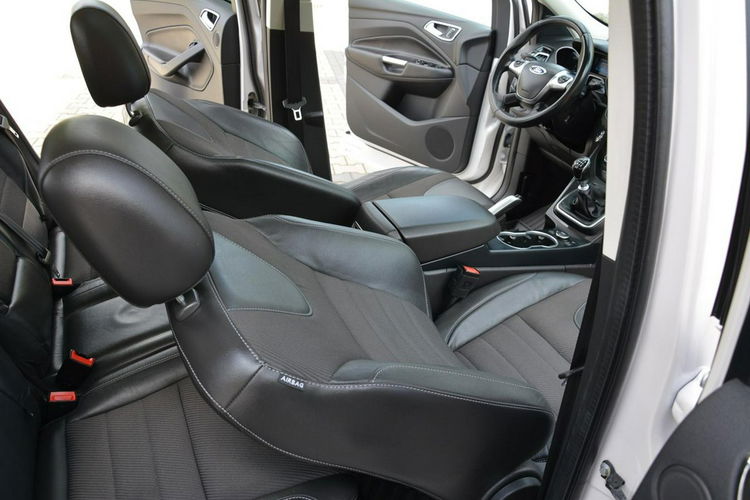 Ford Kuga Individual Biała perła Skóry Panorama Ledy Navi Tablet el.fotele zdjęcie 16