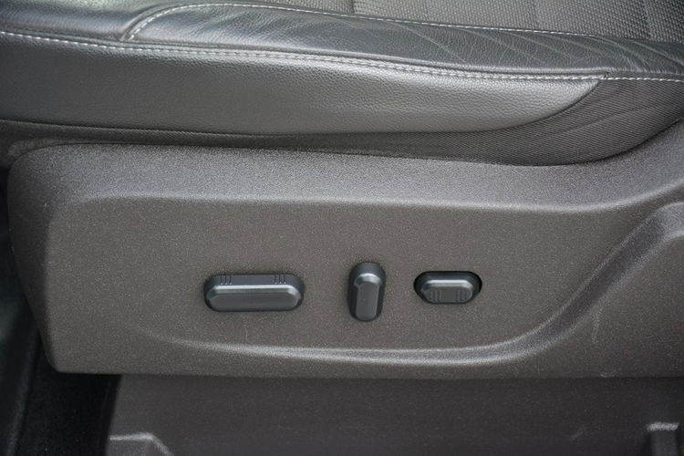 Ford Kuga Individual Biała perła Skóry Panorama Ledy Navi Tablet el.fotele zdjęcie 20