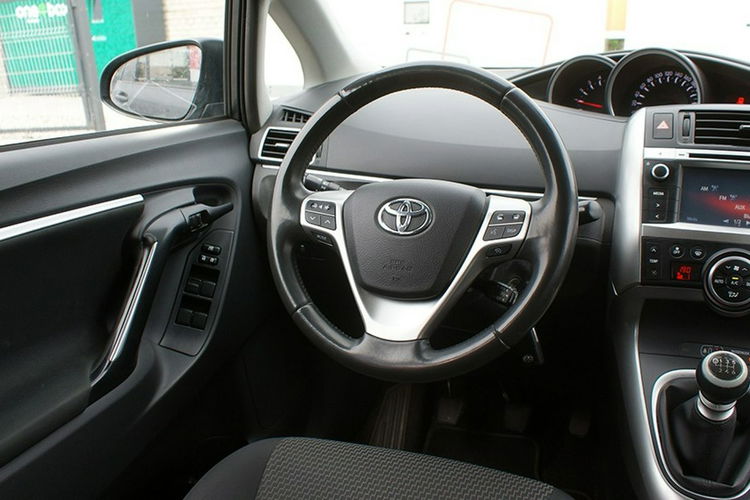 Toyota Verso zdjęcie 18