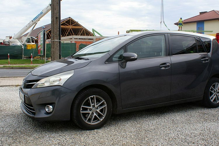 Toyota Verso zdjęcie 2