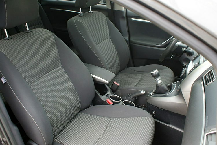 Toyota Verso zdjęcie 26