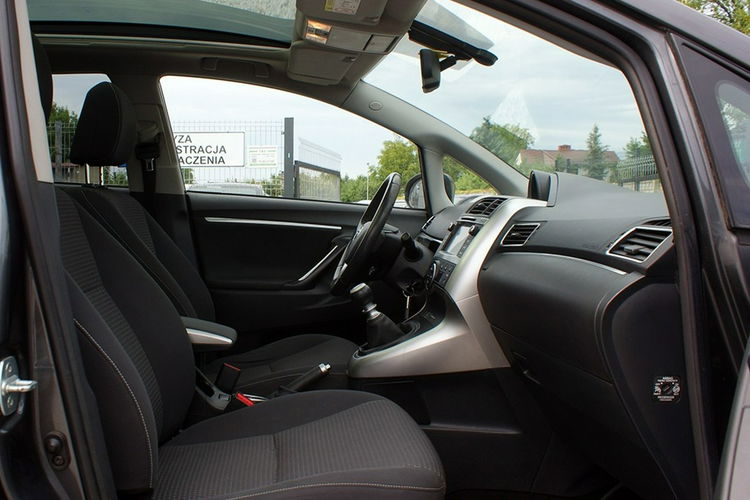 Toyota Verso zdjęcie 27