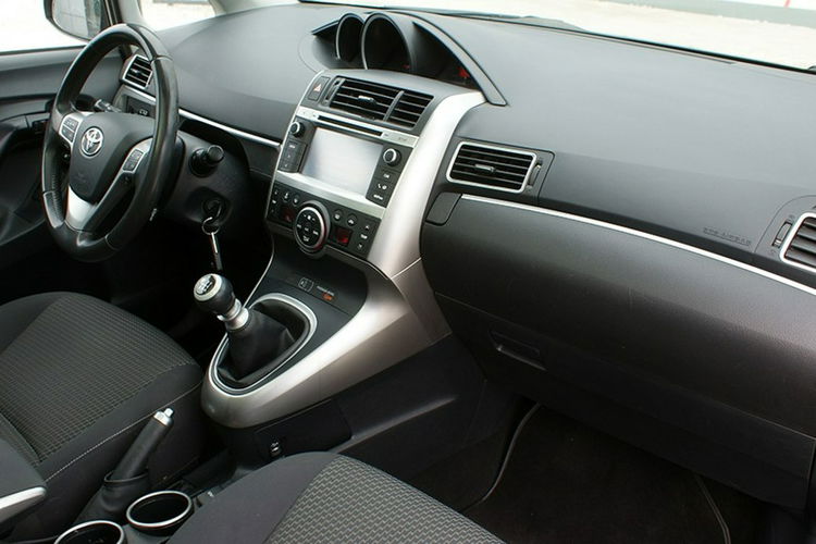 Toyota Verso zdjęcie 7
