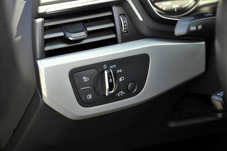 Audi A4 2.0TDI(190KM) Radar Xenon Led Navi Kamera Panorama El.Klapa Alu19"ASO zdjęcie 36