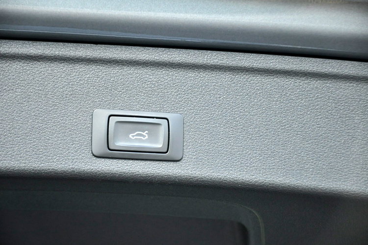 Audi A4 2.0TDI(190KM) Radar Xenon Led Navi Kamera Panorama El.Klapa Alu19"ASO zdjęcie 38