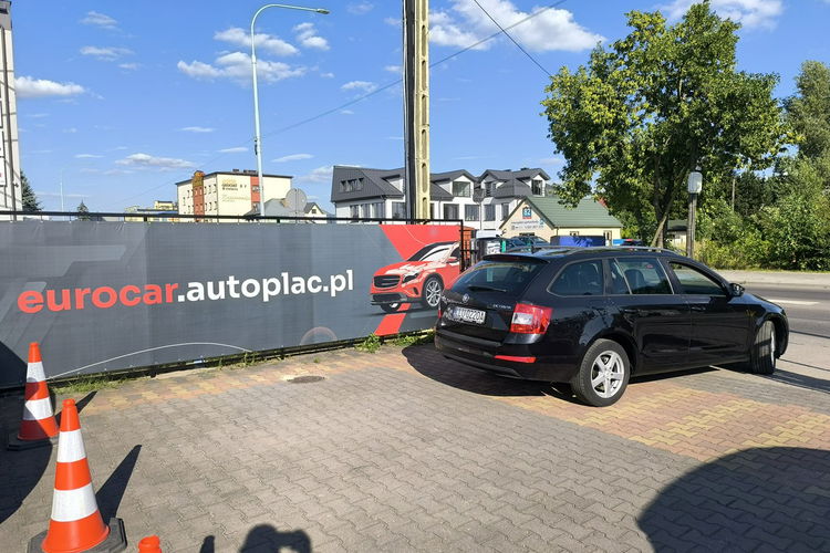Skoda Octavia 2.0 TDi 150KM Klimatronic Navi zdjęcie 4
