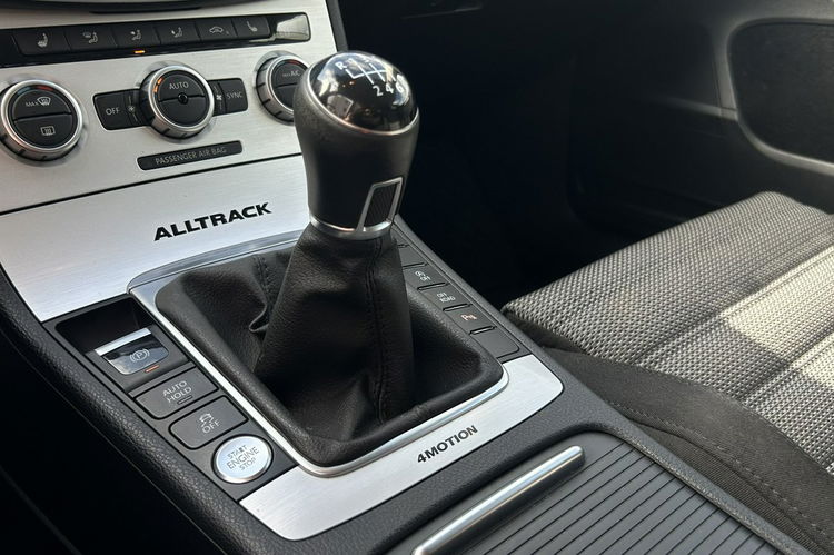 Volkswagen Passat Alltrack 2.0 TDI 140KM 4x4 Bixenon+Ledy czujniki przód i tył zdjęcie 11