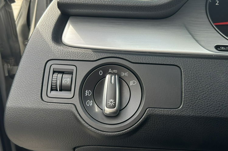 Volkswagen Passat Alltrack 2.0 TDI 140KM 4x4 Bixenon+Ledy czujniki przód i tył zdjęcie 13