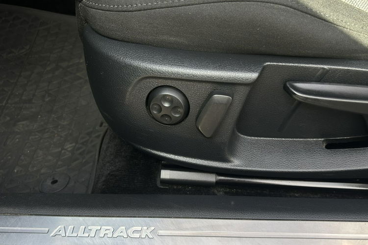 Volkswagen Passat Alltrack 2.0 TDI 140KM 4x4 Bixenon+Ledy czujniki przód i tył zdjęcie 14