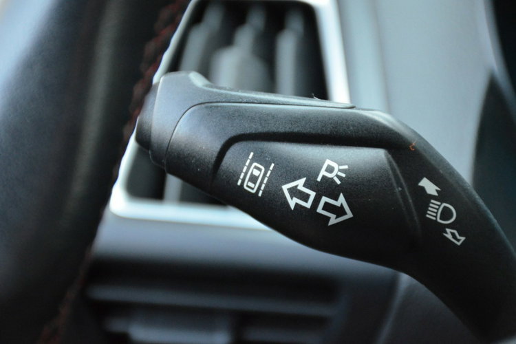 Ford Kuga St-Line 1.5i 120KM Serwis Bi-xenon Kamera Bliss As.pasa As.pakowania zdjęcie 38