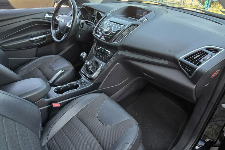 Ford Kuga Oryginał lakier + 4x4 + niski przebieg zdjęcie 13