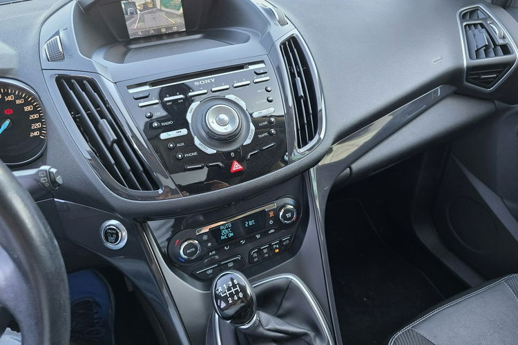 Ford Kuga Oryginał lakier + 4x4 + niski przebieg zdjęcie 15