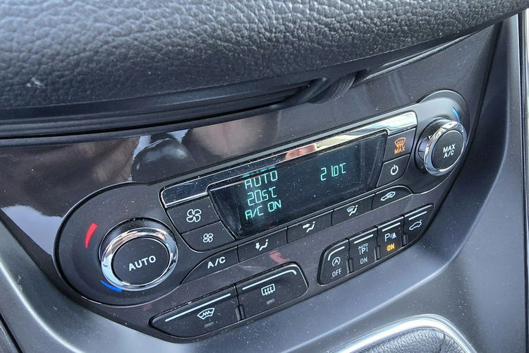 Ford Kuga Oryginał lakier + 4x4 + niski przebieg zdjęcie 16