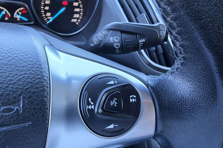 Ford Kuga Oryginał lakier + 4x4 + niski przebieg zdjęcie 26