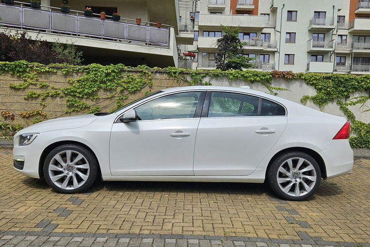 Volvo S60 Long Inscription 2.0 benzyna AWD zdjęcie 2