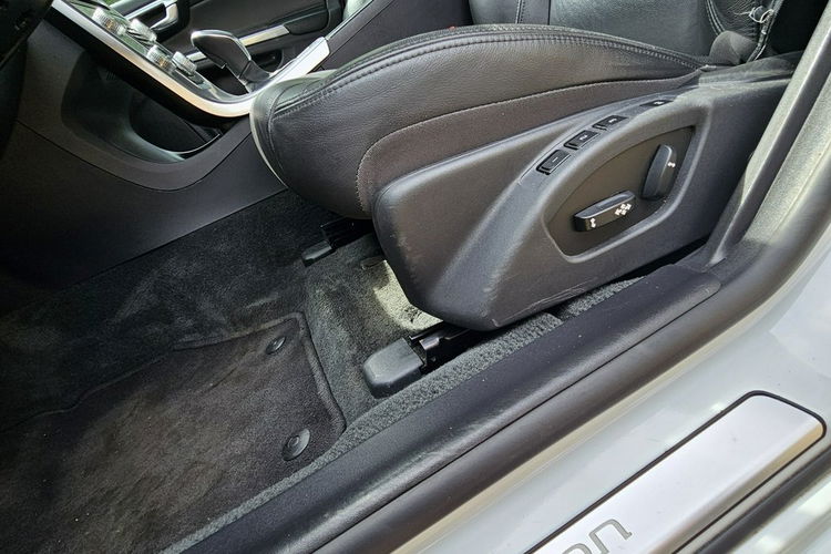 Volvo S60 Long Inscription 2.0 benzyna AWD zdjęcie 9
