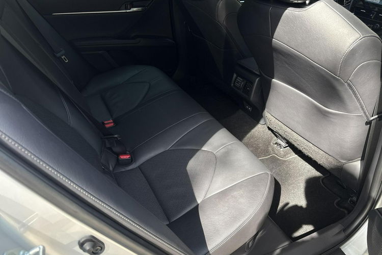 Toyota Camry 2.5 HSD 218KM EXECUTIVE, gwarancja, FV23% zdjęcie 13