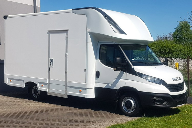 Iveco Daily KONTENER NISKOPODŁOGOWY 4.43x2.23x2.42 SKLEP BAR FOODTRUCK KAMPER AC zdjęcie 2