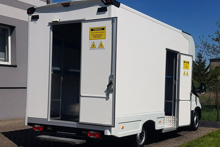 Iveco Daily KONTENER NISKOPODŁOGOWY 4.43x2.23x2.42 SKLEP BAR FOODTRUCK KAMPER AC zdjęcie 20
