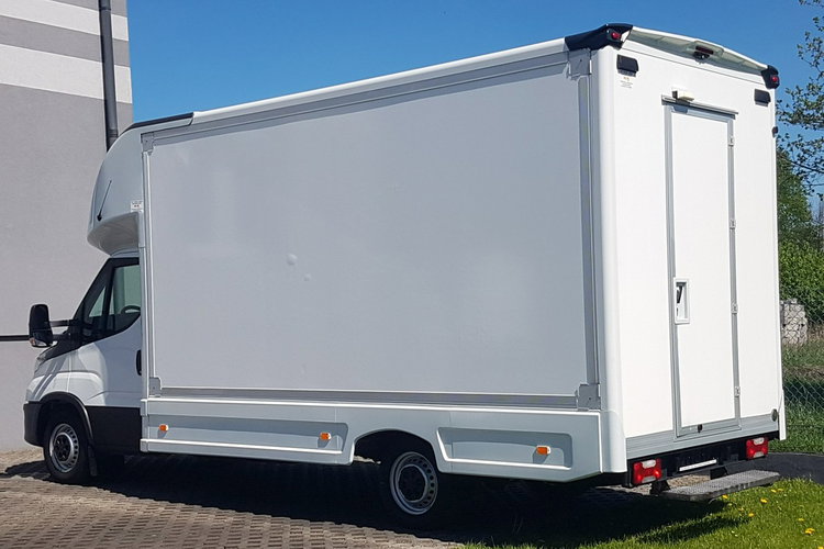 Iveco Daily KONTENER NISKOPODŁOGOWY 4.43x2.23x2.42 SKLEP BAR FOODTRUCK KAMPER AC zdjęcie 3