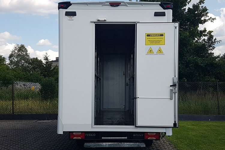 Iveco Daily KONTENER NISKOPODŁOGOWY 4.43x2.23x2.42 SKLEP BAR FOODTRUCK KAMPER AC zdjęcie 5