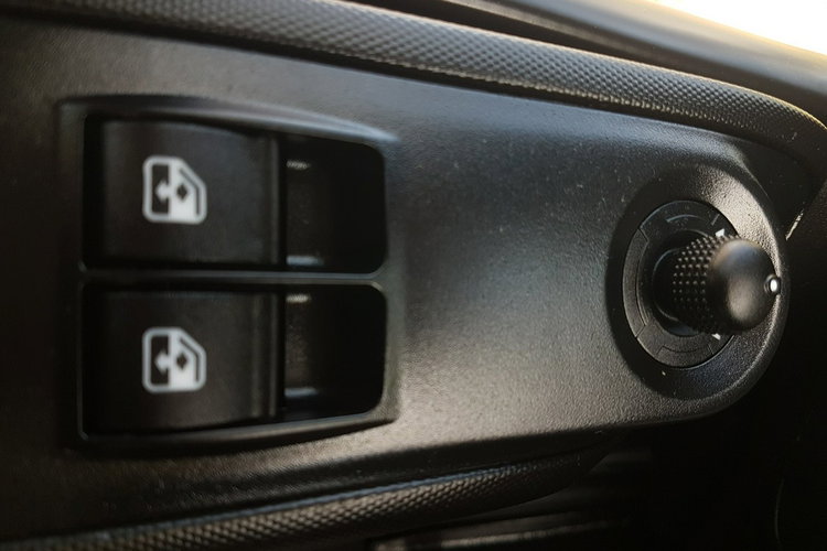 Iveco Daily KONTENER NISKOPODŁOGOWY 4.43x2.23x2.42 SKLEP BAR FOODTRUCK KAMPER AC zdjęcie 9