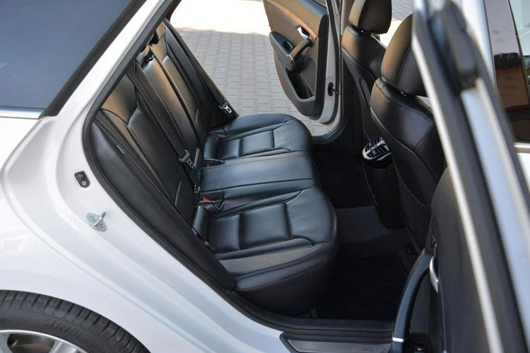 Hyundai i40 Lift Premium Skóry bi-Xenon Ledy Panorama Navi Wentylacja EL.Klapa zdjęcie 14
