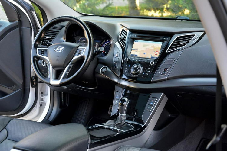 Hyundai i40 Lift Premium Skóry bi-Xenon Ledy Panorama Navi Wentylacja EL.Klapa zdjęcie 18