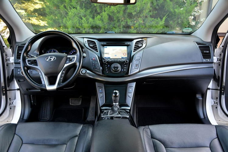 Hyundai i40 Lift Premium Skóry bi-Xenon Ledy Panorama Navi Wentylacja EL.Klapa zdjęcie 22