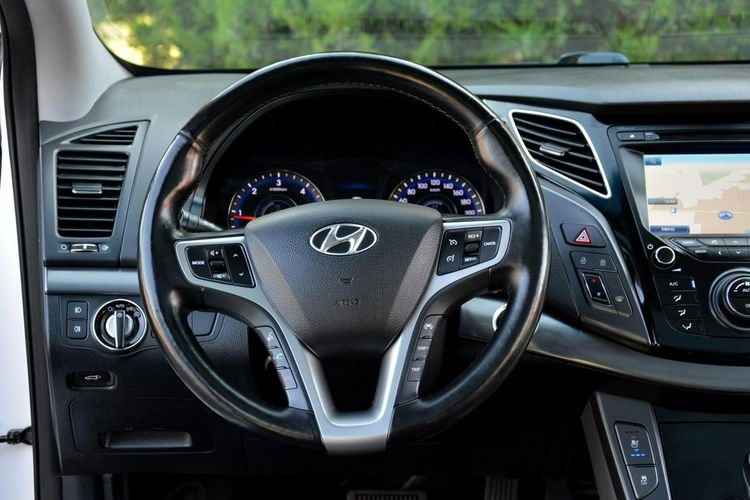 Hyundai i40 Lift Premium Skóry bi-Xenon Ledy Panorama Navi Wentylacja EL.Klapa zdjęcie 23