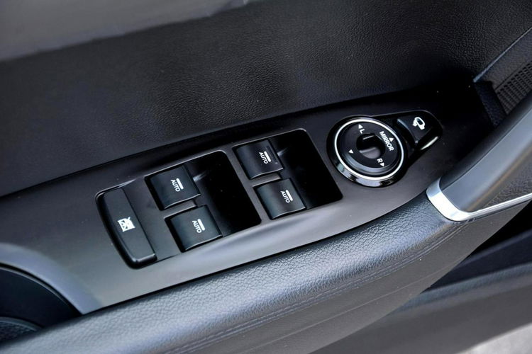 Hyundai i40 Lift Premium Skóry bi-Xenon Ledy Panorama Navi Wentylacja EL.Klapa zdjęcie 29