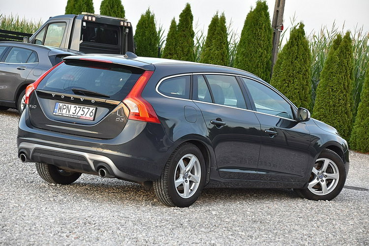 Volvo V60 2,0D3 150Km R-Design Pół-Skóra Led Navi Xenon Gwarancja zdjęcie 15