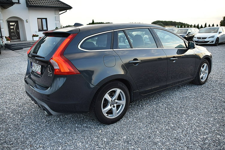 Volvo V60 2,0D3 150Km R-Design Pół-Skóra Led Navi Xenon Gwarancja zdjęcie 24