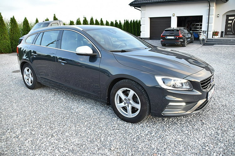 Volvo V60 2,0D3 150Km R-Design Pół-Skóra Led Navi Xenon Gwarancja zdjęcie 25