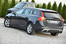 Volvo V60 2,0D3 150Km R-Design Pół-Skóra Led Navi Xenon Gwarancja zdjęcie 4