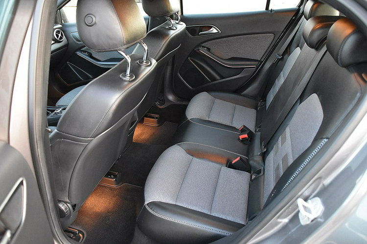 Mercedes GLA 180 D Pół-Skóra Navi Xenon Led Gwarancja zdjęcie 18