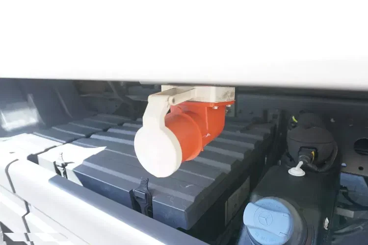 Mercedes Atego 1223 / Chłodnia bitemperatura 12 EPAL / FULL ADR / Kab. sypialna / 175 tys. km zdjęcie 10