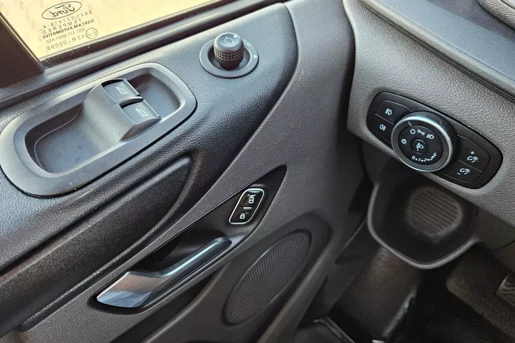 Ford transit-custom L2H1 69999zł NETTO 2.0TdCi/131KM zdjęcie 19