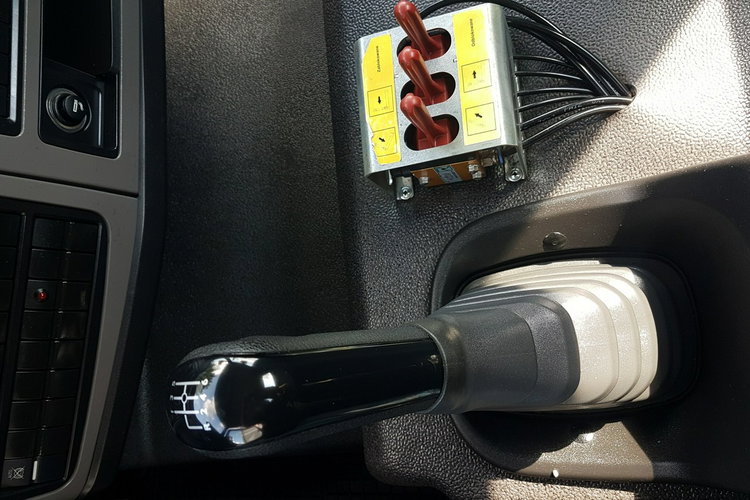 TGL 12.220 HAKOWIEC POD KONTENERY SKIBICKI 4x2 KLIMA DO KONTENERÓW MANUAL 12T POD KONTENER zdjęcie 23