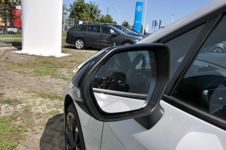 Toyota Corolla 1.6VVTI GR Sport 132KM 6-G HeadUp Kamera Podgrz.Kier Fotele 1wł Salon zdjęcie 10