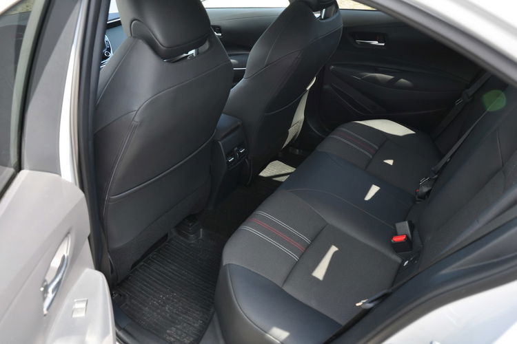 Toyota Corolla 1.6VVTI GR Sport 132KM 6-G HeadUp Kamera Podgrz.Kier Fotele 1wł Salon zdjęcie 16