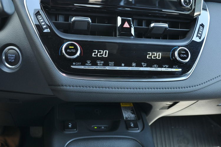 Toyota Corolla 1.6VVTI GR Sport 132KM 6-G HeadUp Kamera Podgrz.Kier Fotele 1wł Salon zdjęcie 20