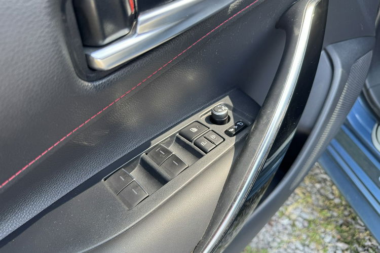 Toyota Corolla 2.0HSD 184KM GR Pełny serwis Bezwypadkowy Bardzo bogata zdjęcie 15