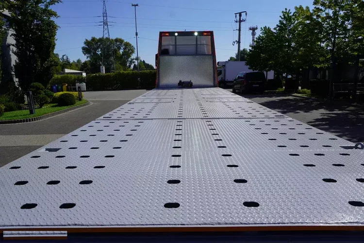 MAN TGS 35.420 8×2 / NOWA laweta / 3 osie skrętne / Ładowność 20 T / kab. sypialna zdjęcie 14